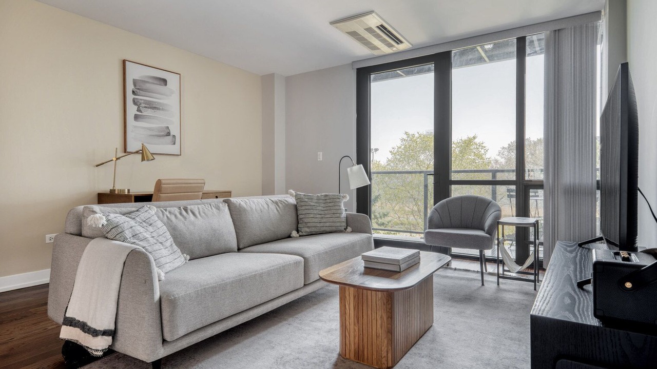 Photo of Livingroom in Edgewater Beach