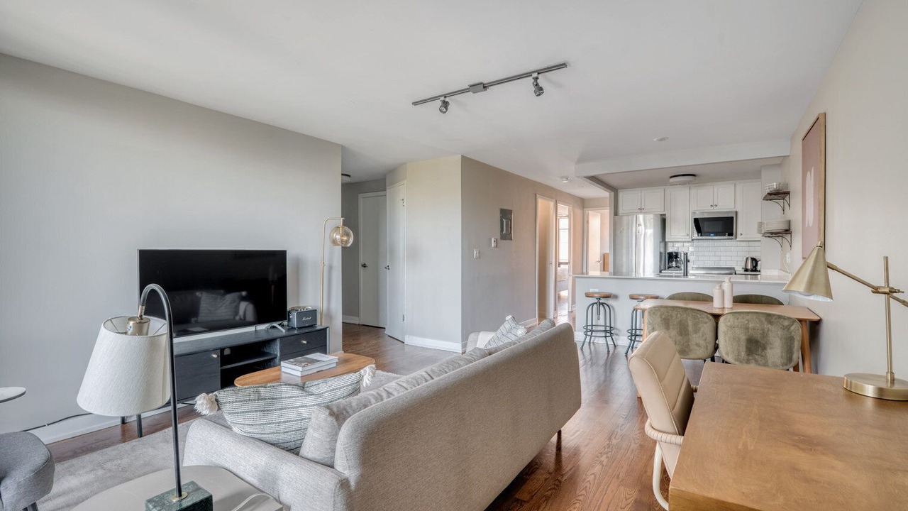 Photo of Livingroom in Edgewater Beach