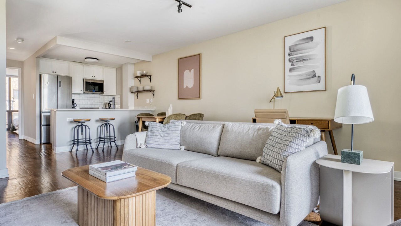 Photo of Livingroom in Edgewater Beach