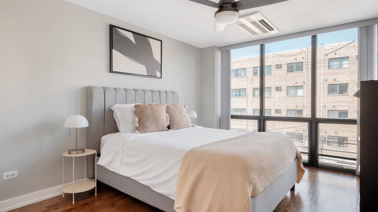Photo of Bedroom in Edgewater Beach