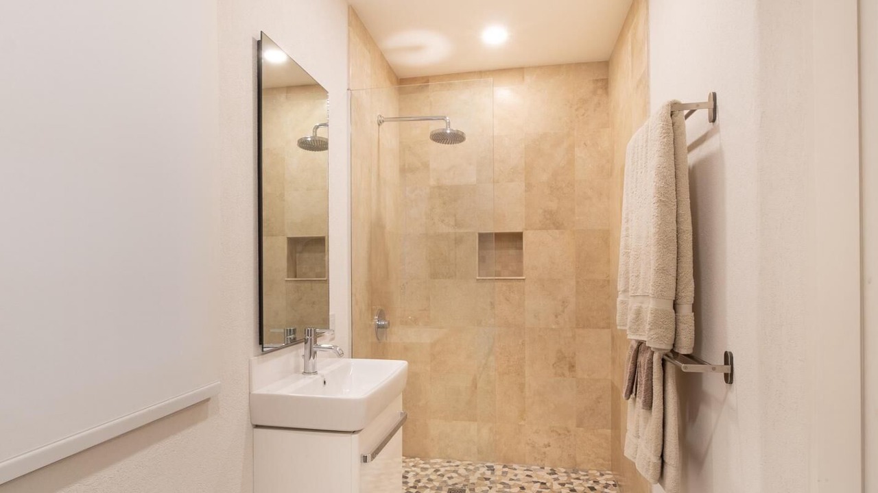 Photo of Bathroom in Halcyon Heights
