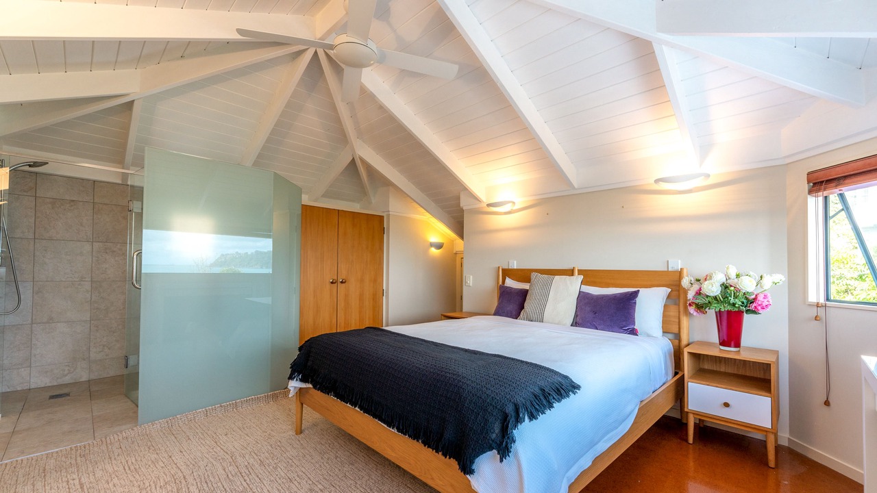Photo of Bedroom in Onetangi