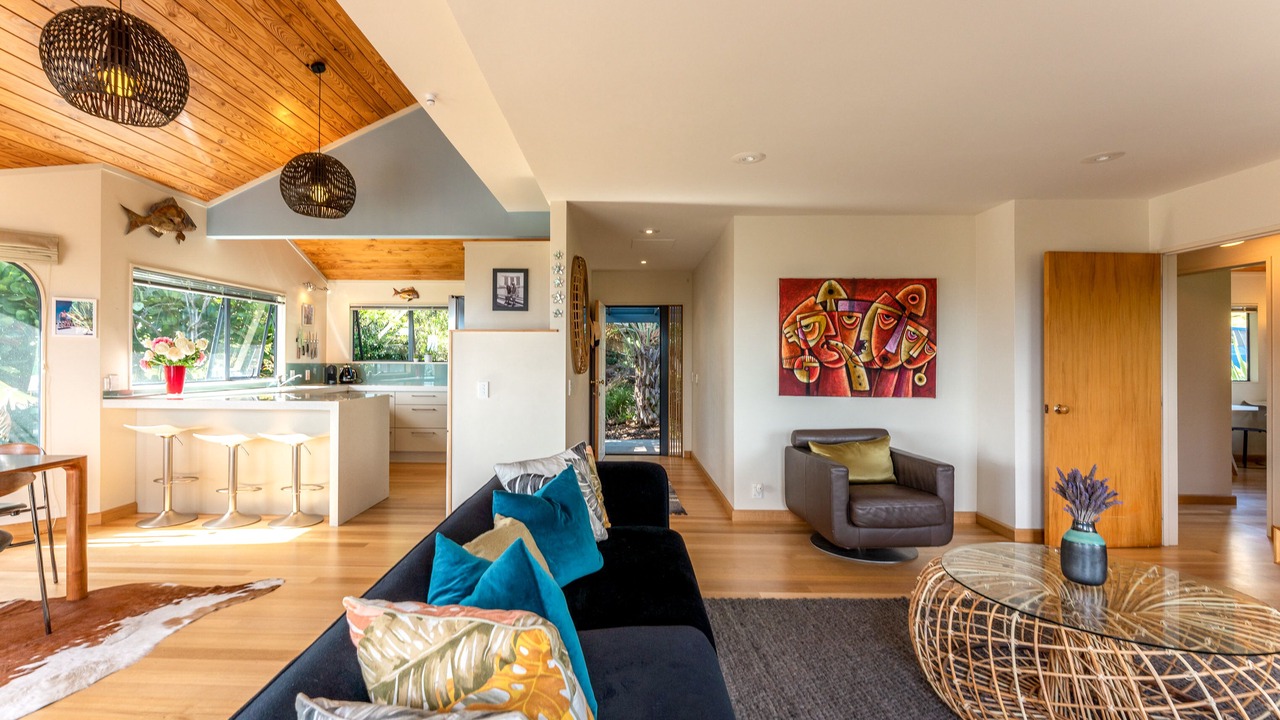 Photo of Livingroom in Onetangi
