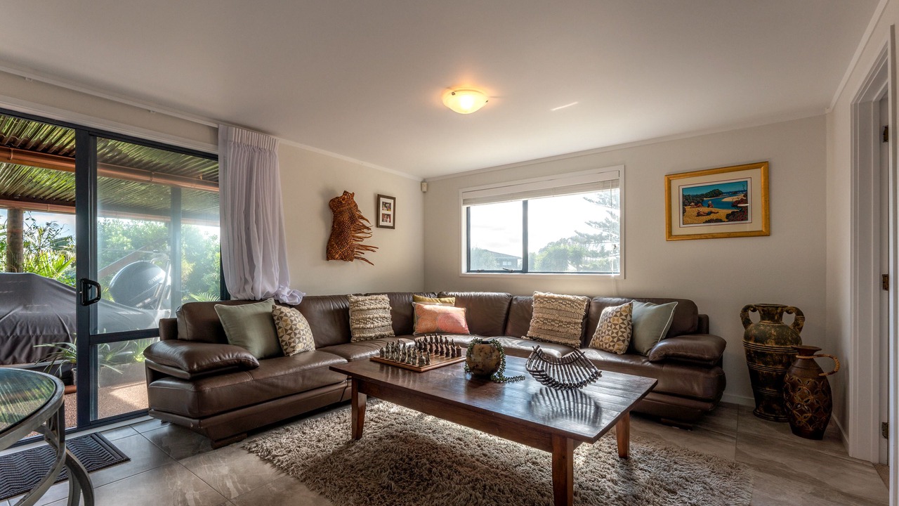 Photo of Livingroom in Onetangi