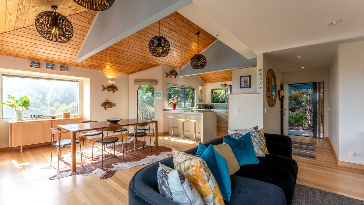 Photo of Livingroom in Onetangi