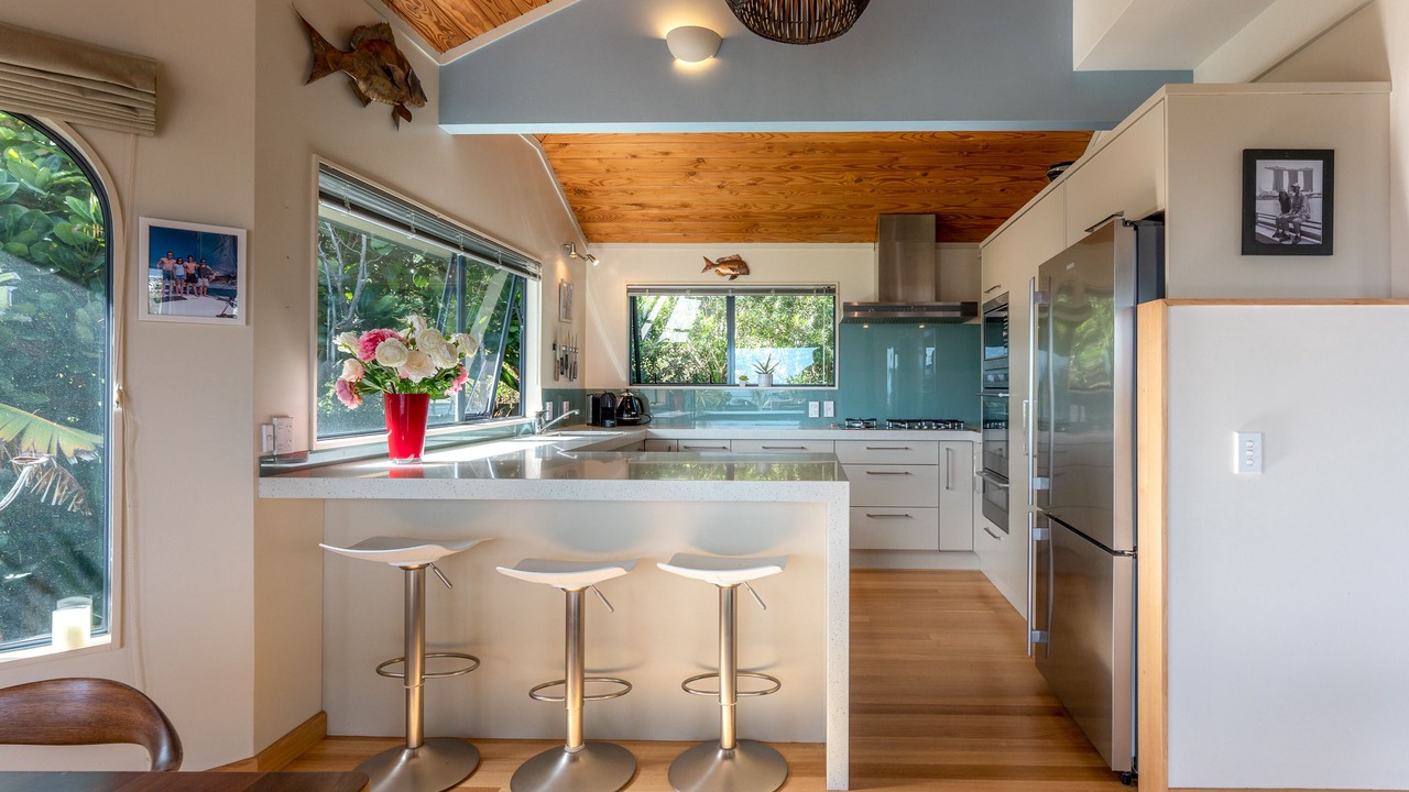 Photo of Kitchen in Onetangi