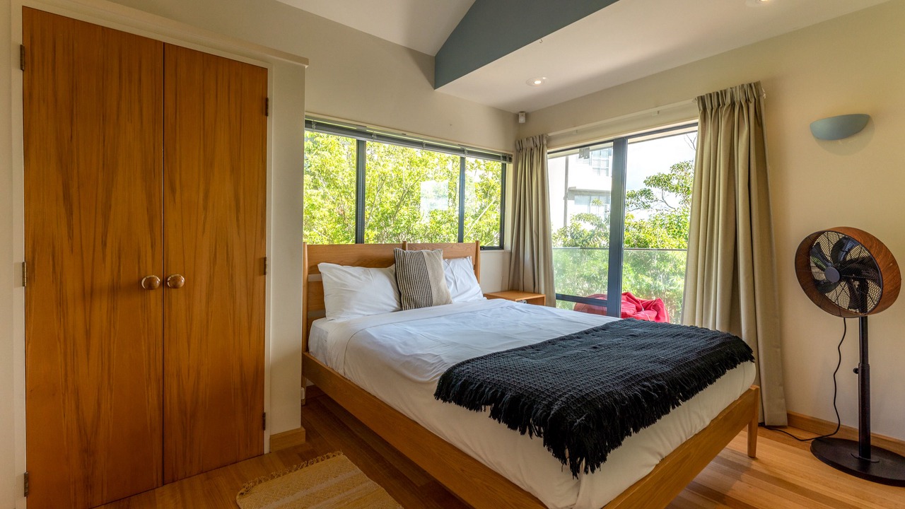 Photo of Bedroom in Onetangi