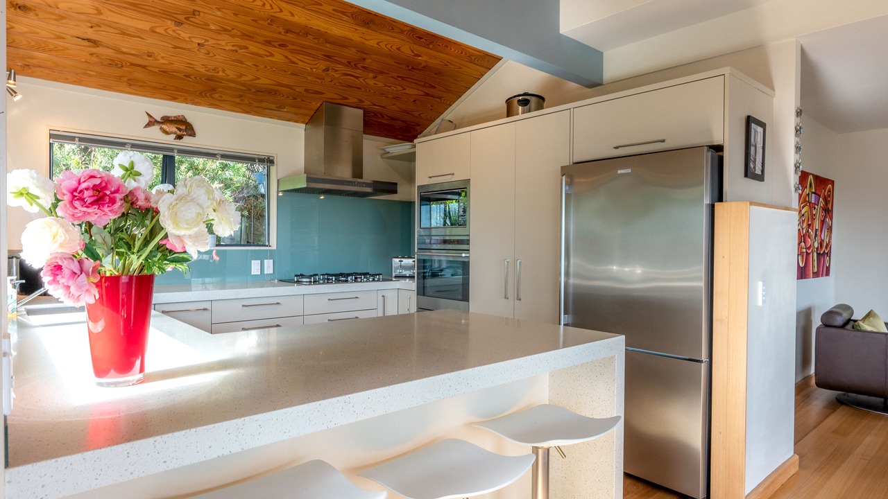 Photo of Kitchen in Onetangi