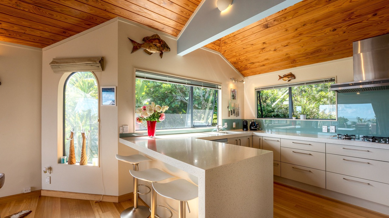 Photo of Kitchen in Onetangi