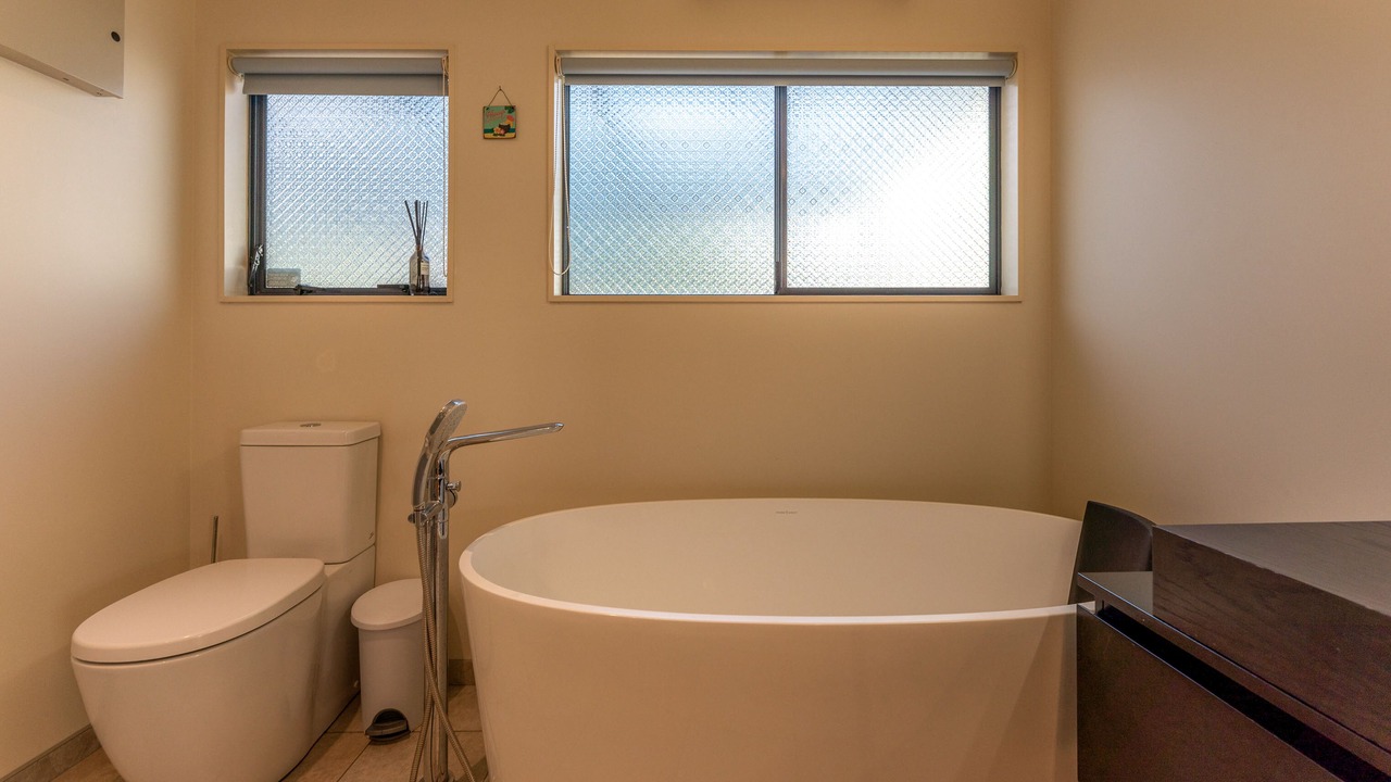 Photo of Bathroom in Onetangi
