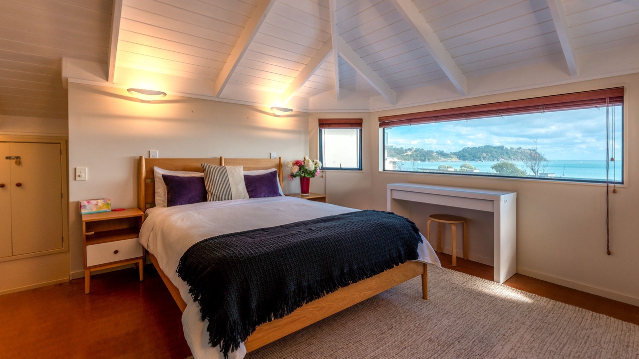 Photo of Bedroom in Onetangi