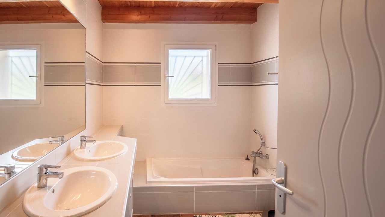 Photo of Bathroom in Vesseaux