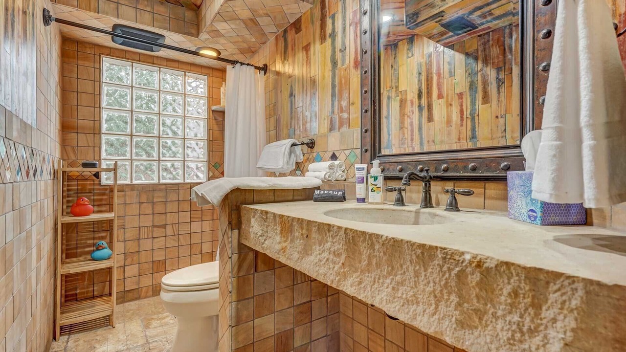 Photo of Bathroom in Pleasant Valley