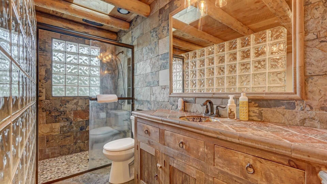 Photo of Bathroom in Pleasant Valley
