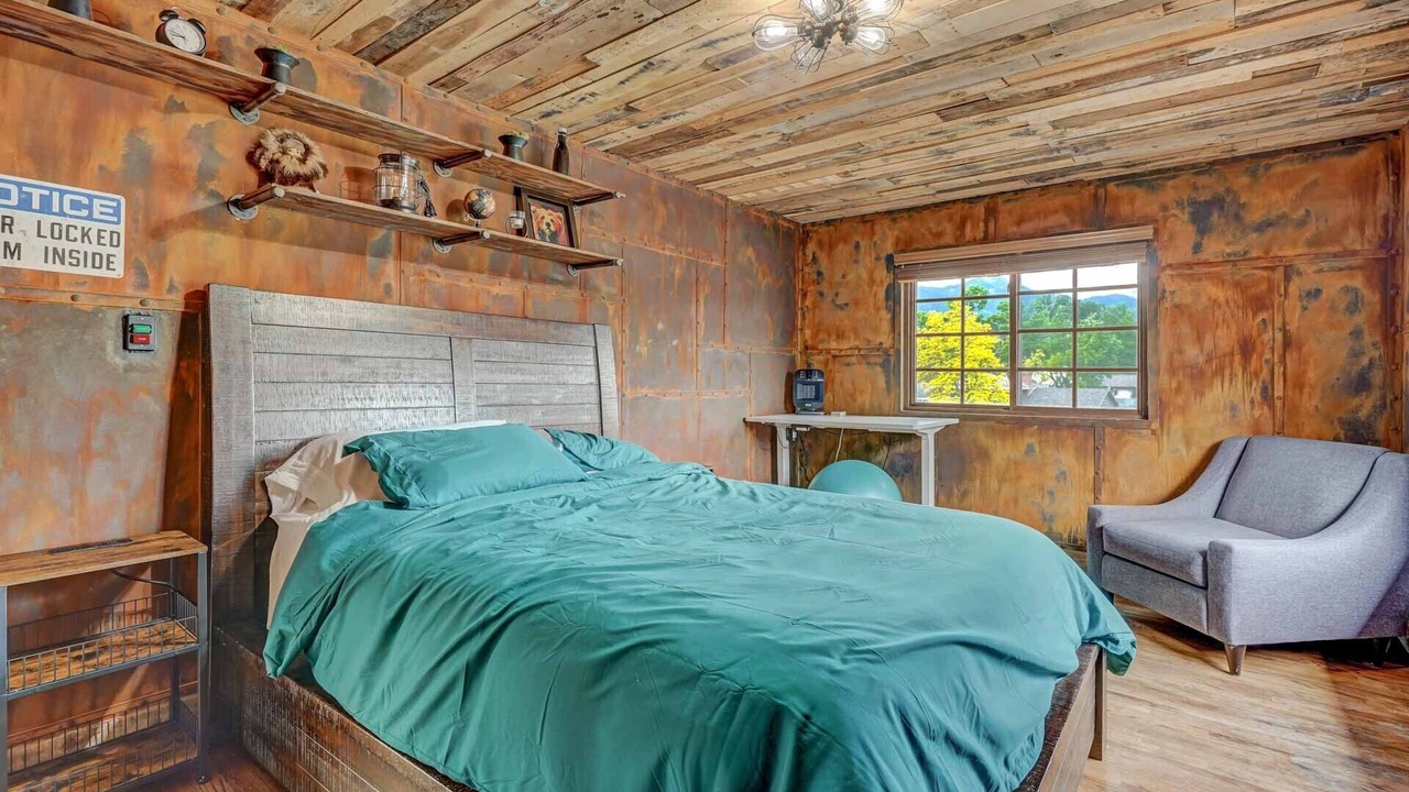 Photo of Bedroom in Pleasant Valley
