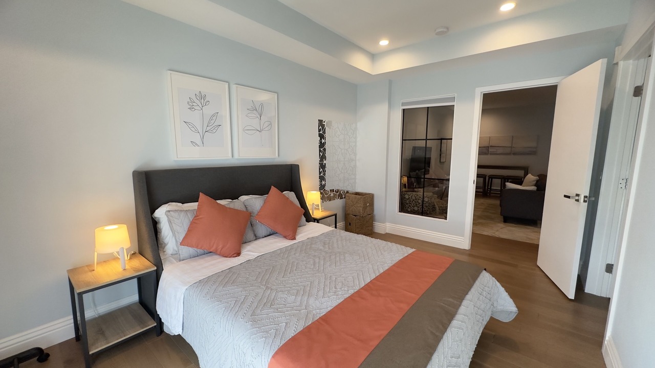 Photo of Bedroom in Wilshire Center