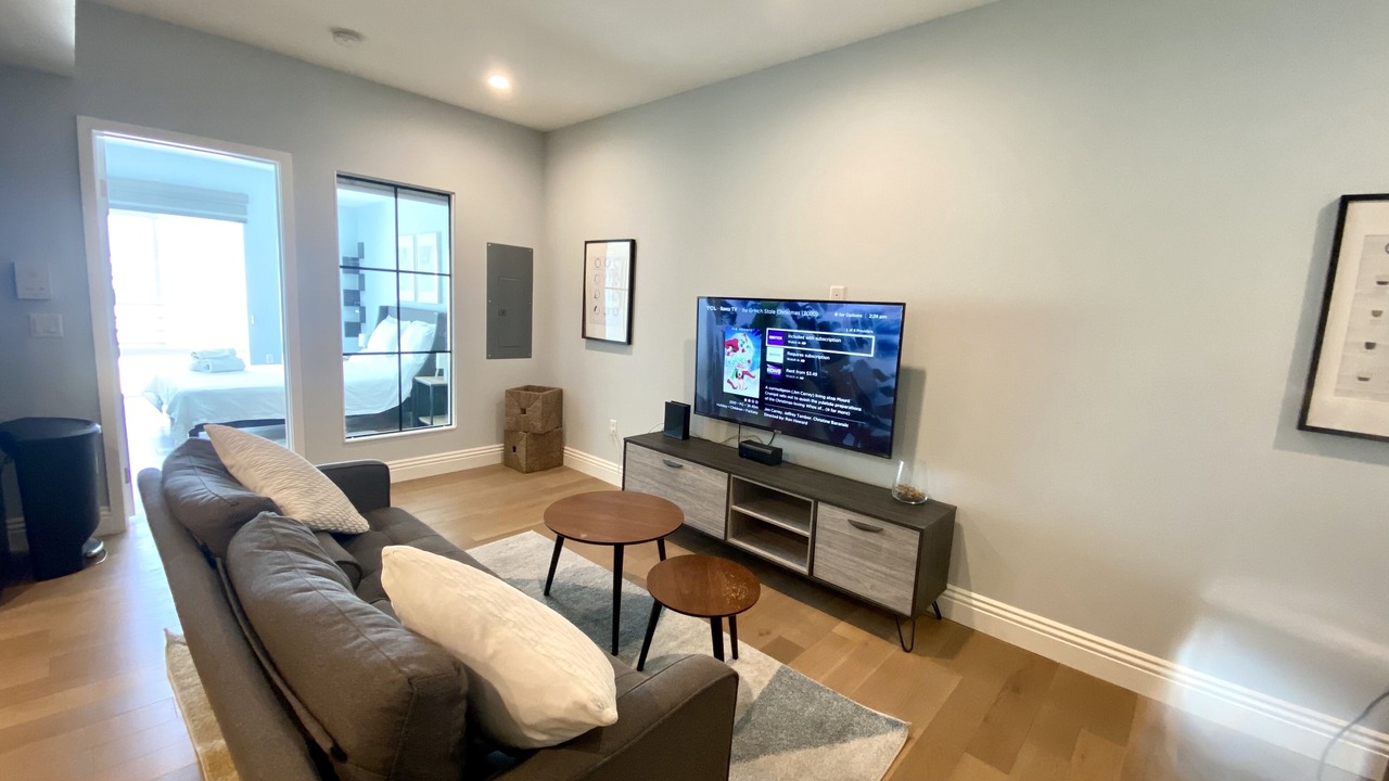 Photo of Bedroom in Wilshire Center