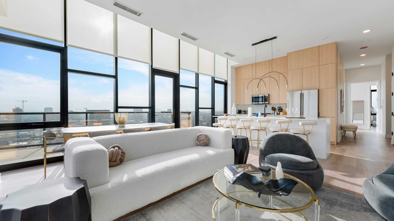 Photo of Livingroom in River West