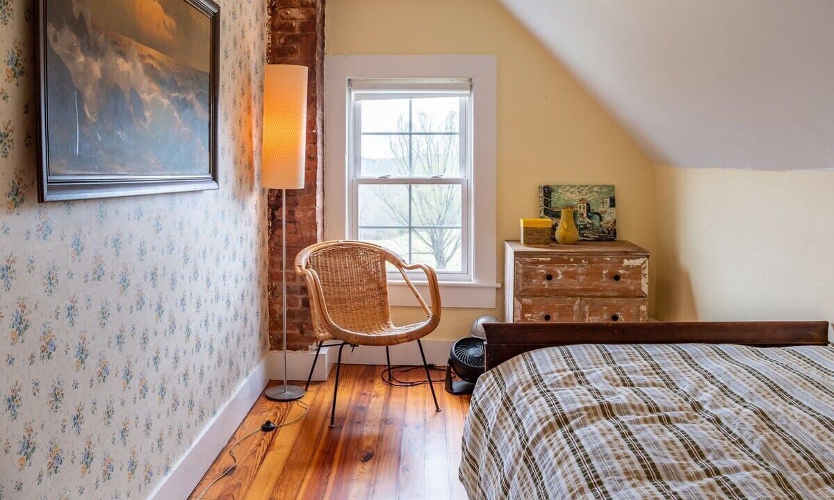 Photo of Bedroom in Town of Delaware