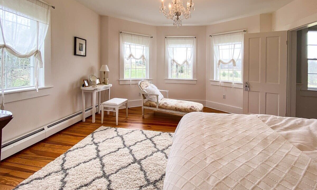 Photo of Bedroom in Town of Delaware