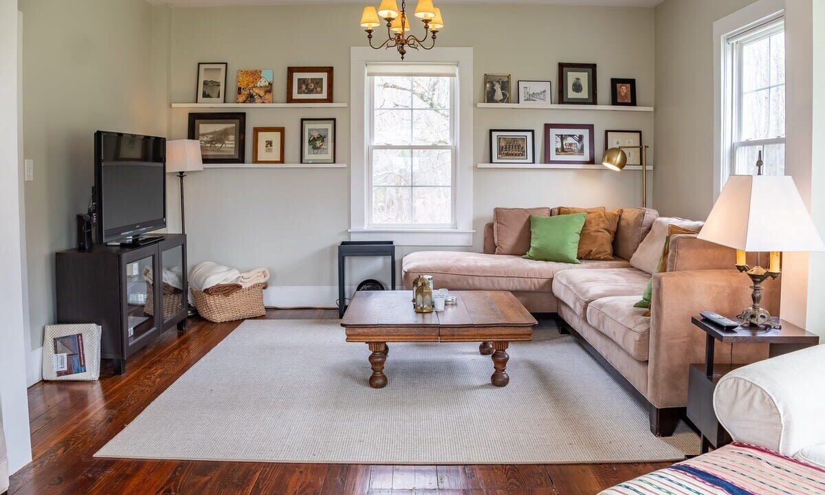 Photo of Livingroom in Town of Delaware