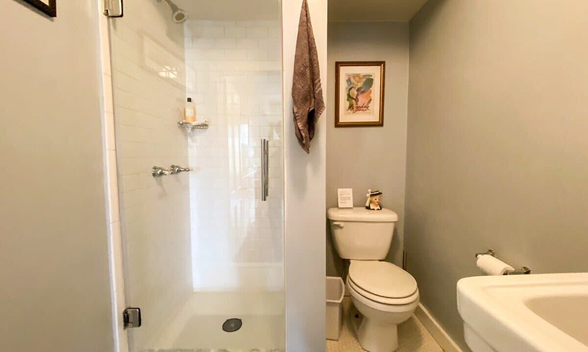 Photo of Bathroom in Town of Delaware