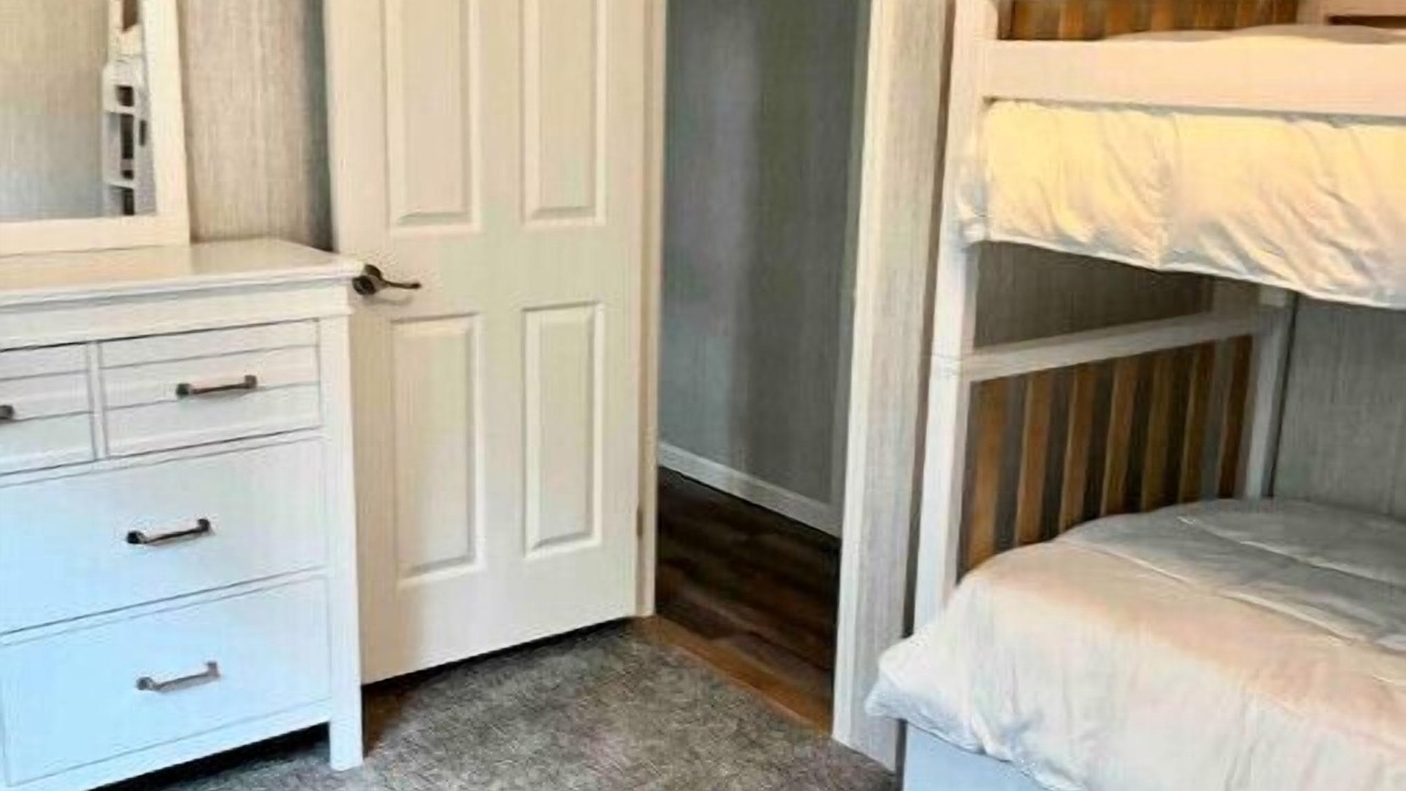 Photo of Bedroom in Parksville