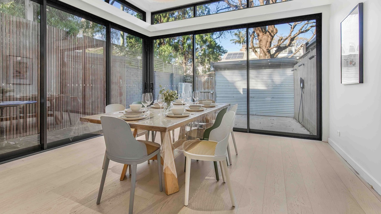 Photo of Livingroom in Newtown