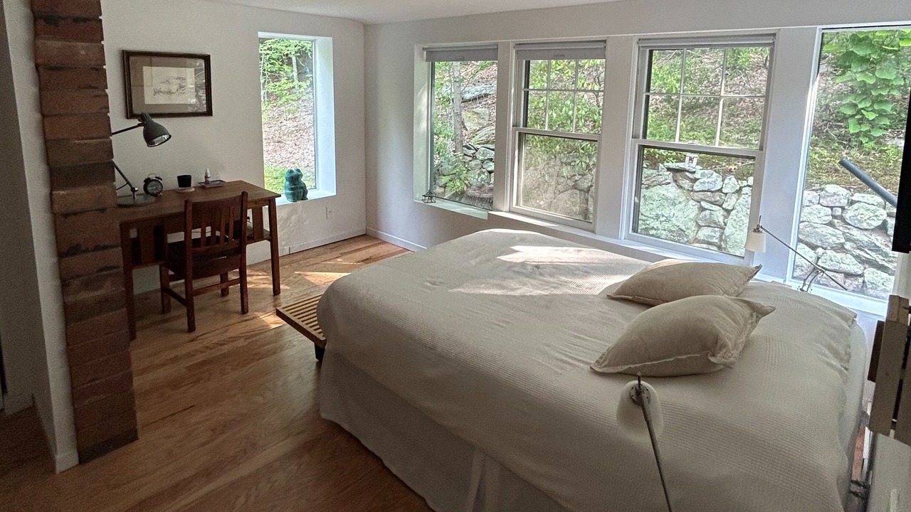 Photo of Bedroom in Clinton
