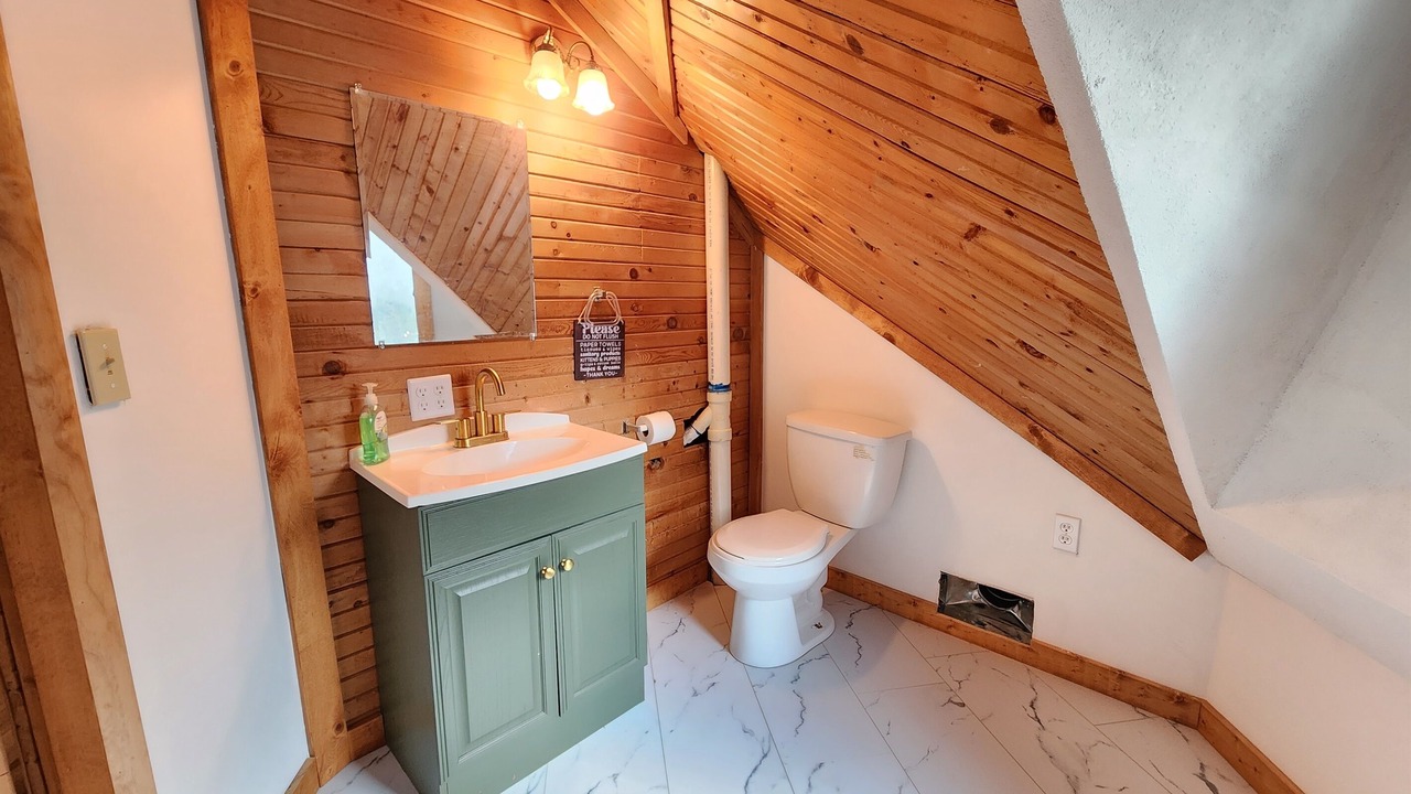 Photo of Bathroom in Smyrna