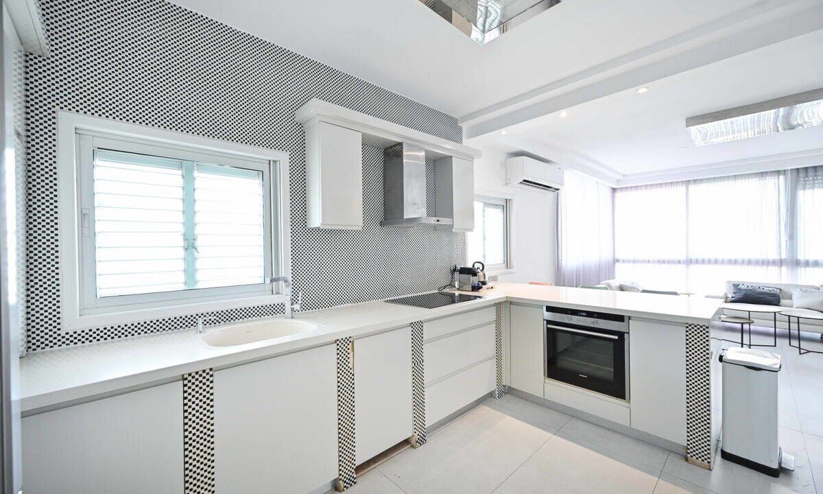 Photo of Kitchen in Kerem HaTeimanim