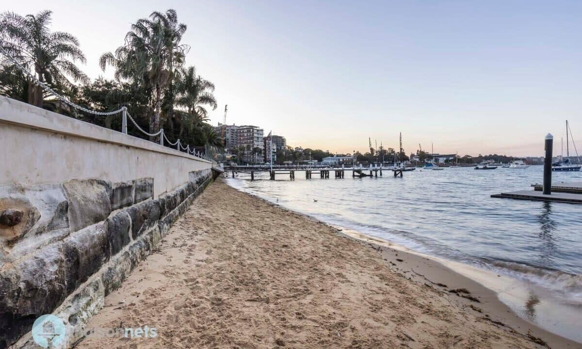 Photo of Others in Elizabeth Bay