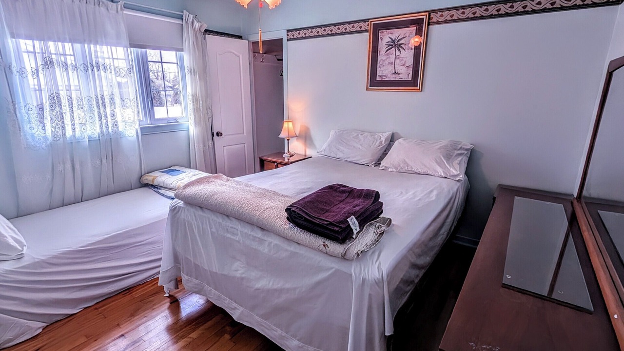 Photo of Bedroom in Longueuil