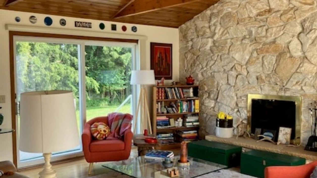 Photo of Livingroom in East Marion