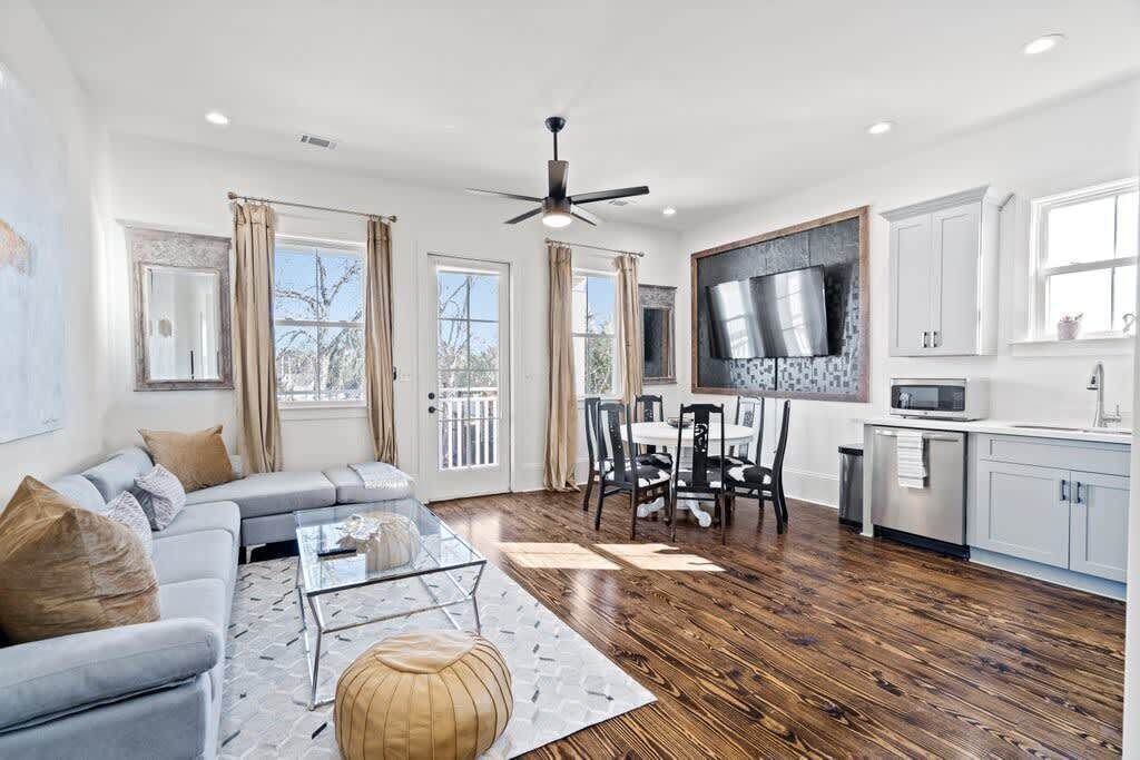 Photo of Livingroom in Dillard