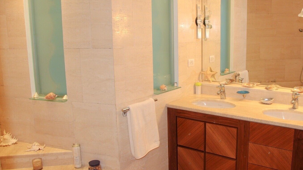Photo of Bathroom in Rishon LeTsiyon