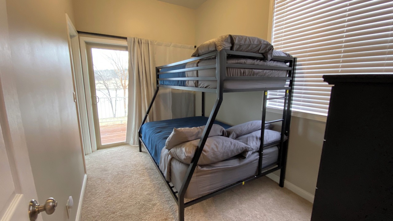 Photo of Bedroom in Camdenton