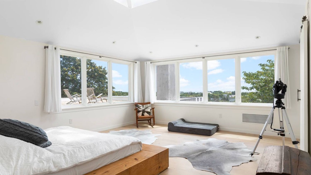 Photo of Bedroom in Beach Hampton