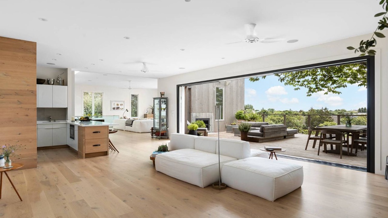 Photo of Livingroom in Beach Hampton