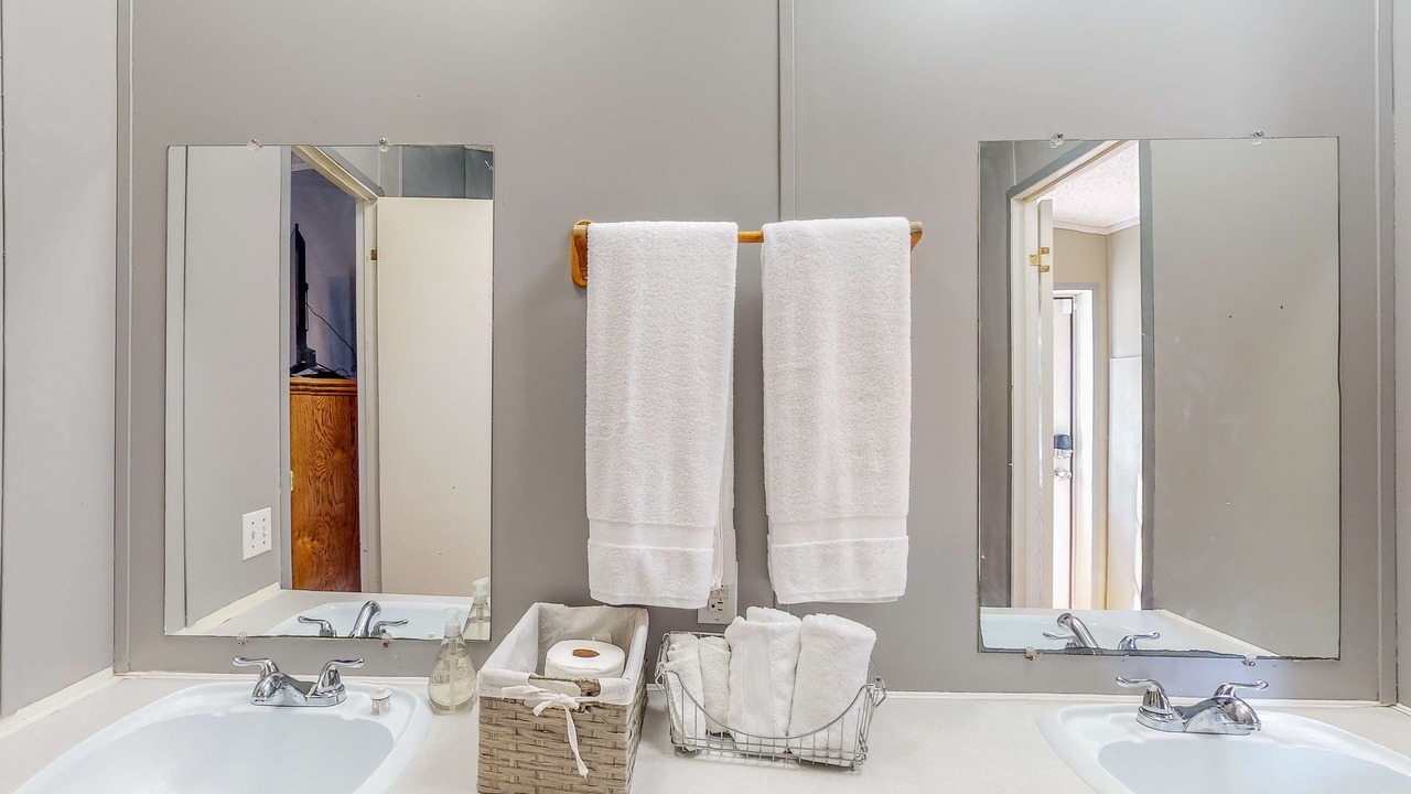 Photo of Bathroom in Alvin