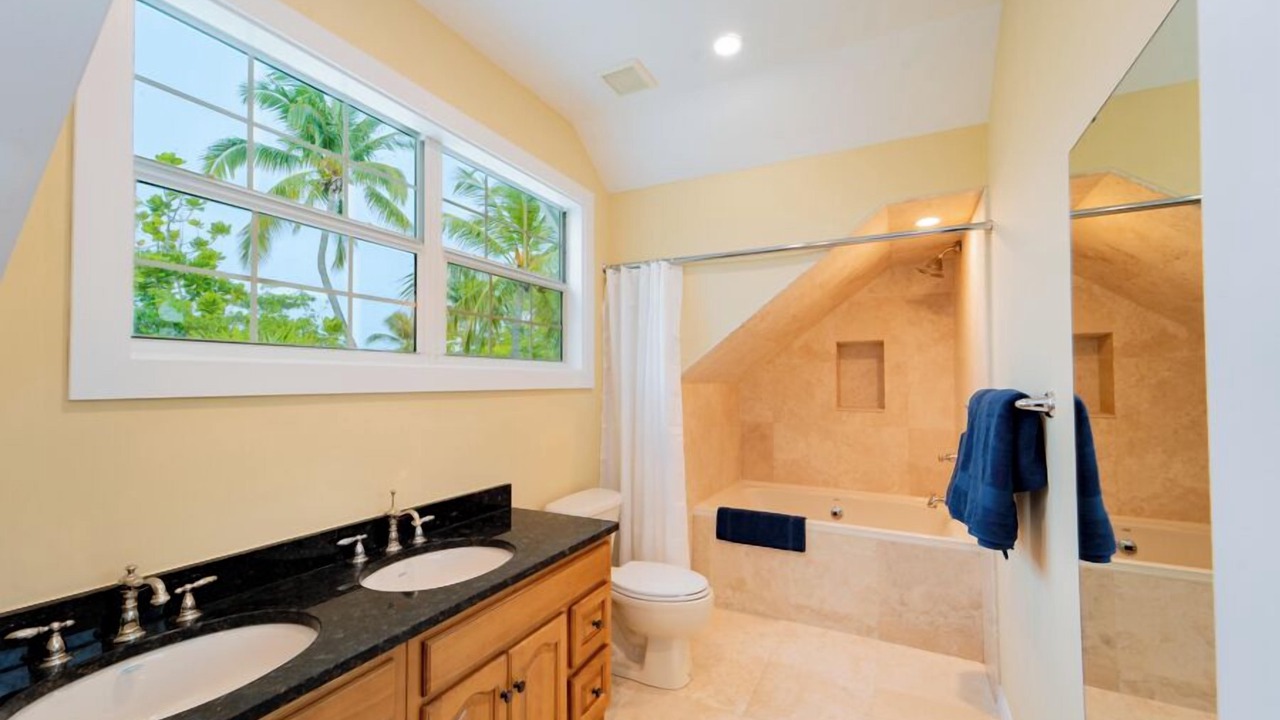 Photo of Bathroom in Bodden Town