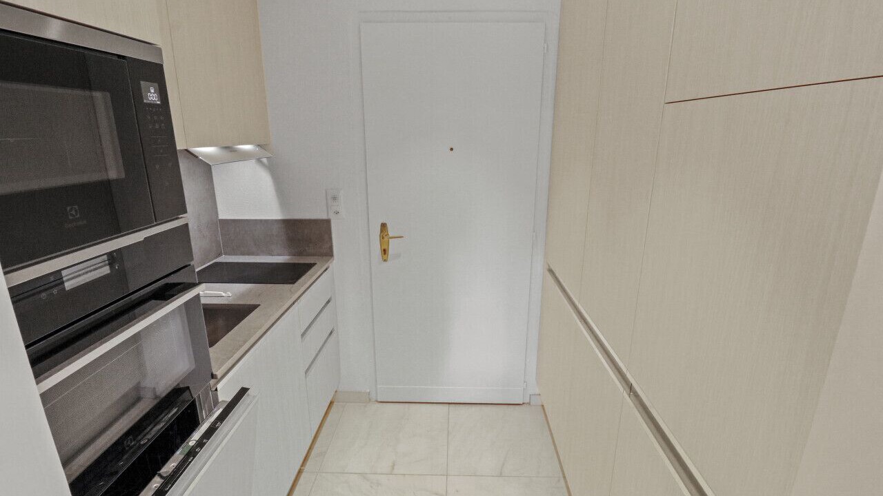 Photo of Kitchen in Lens