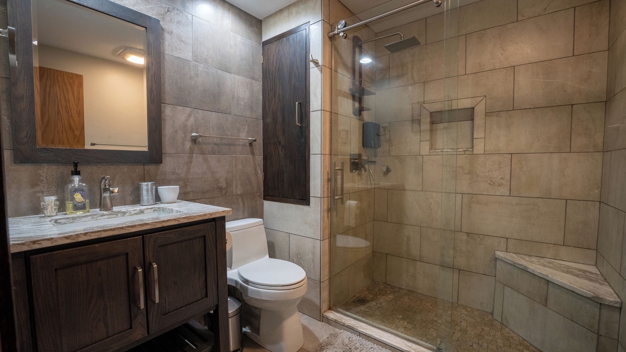 Photo of Bathroom in Sunnyland
