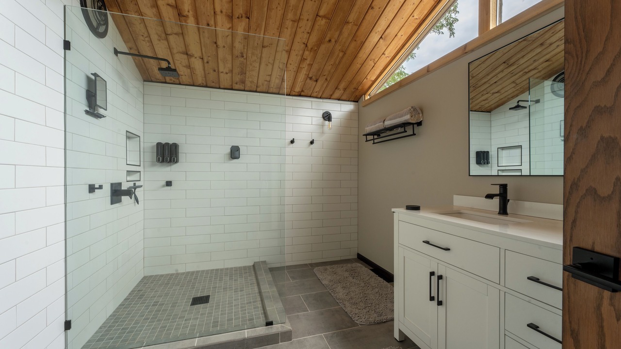 Photo of Bathroom in Sunnyland