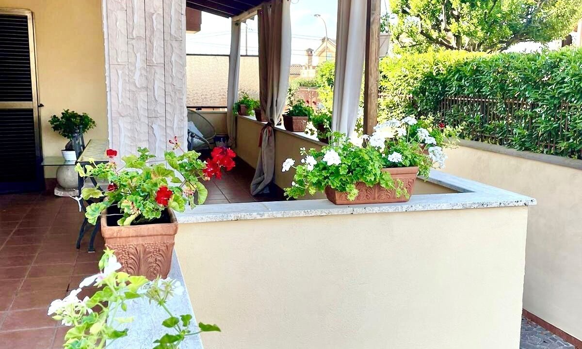Photo of Patio Balcony in Marco Simone