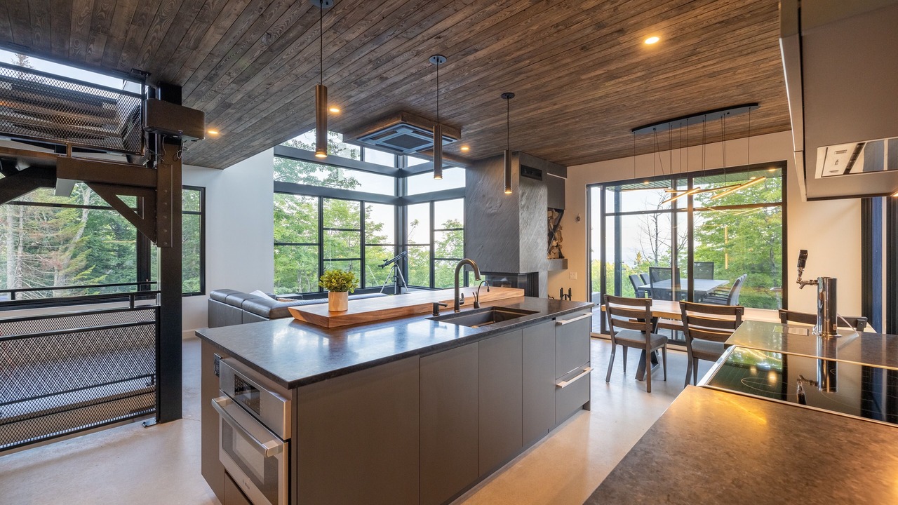 Photo of Kitchen in Petite-Riviere-Saint-Francois