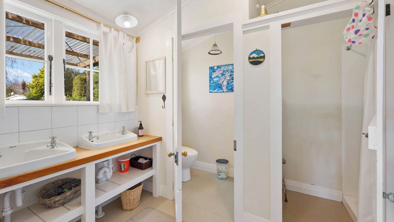 Photo of Bathroom in National Park Village