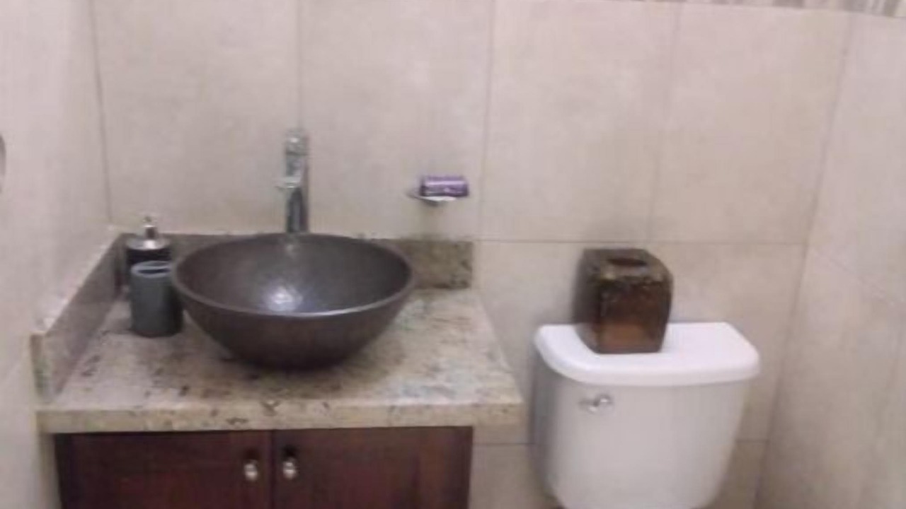Photo of Bathroom in Barbican