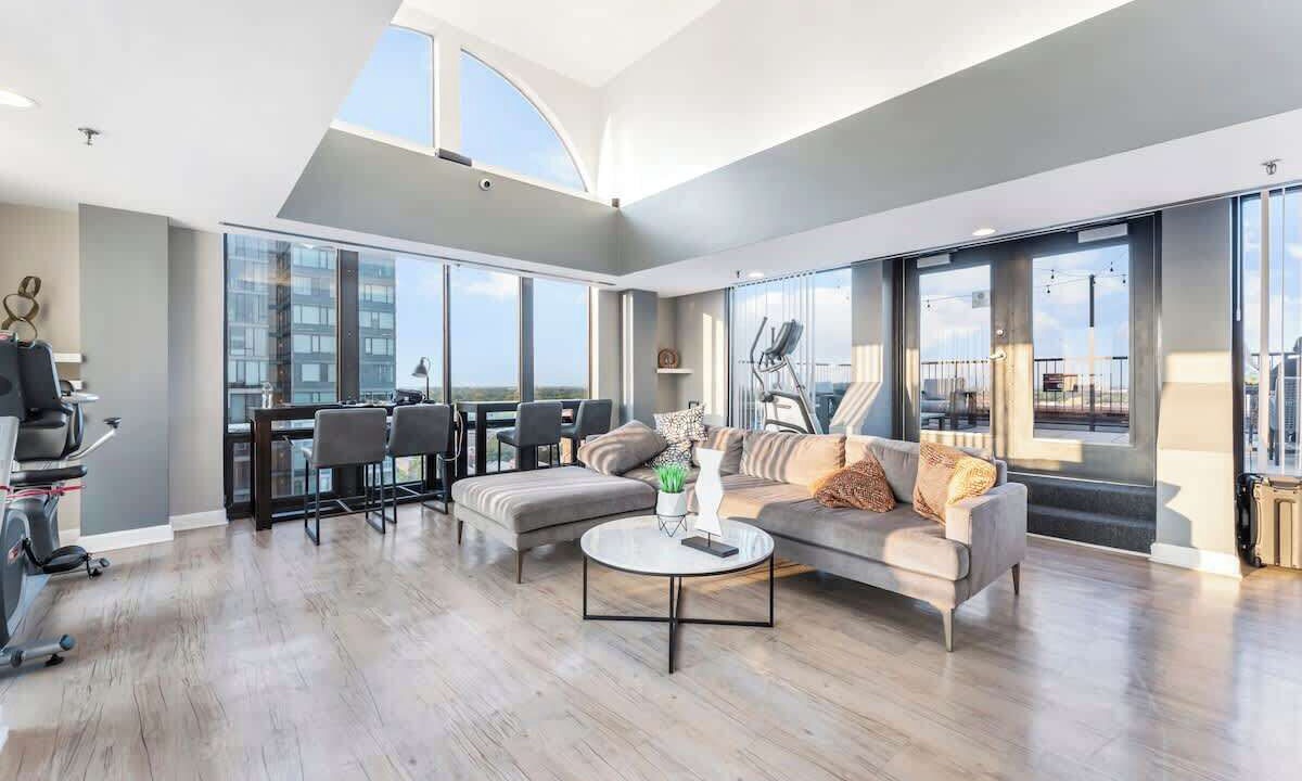 Photo of Livingroom in Oak Park