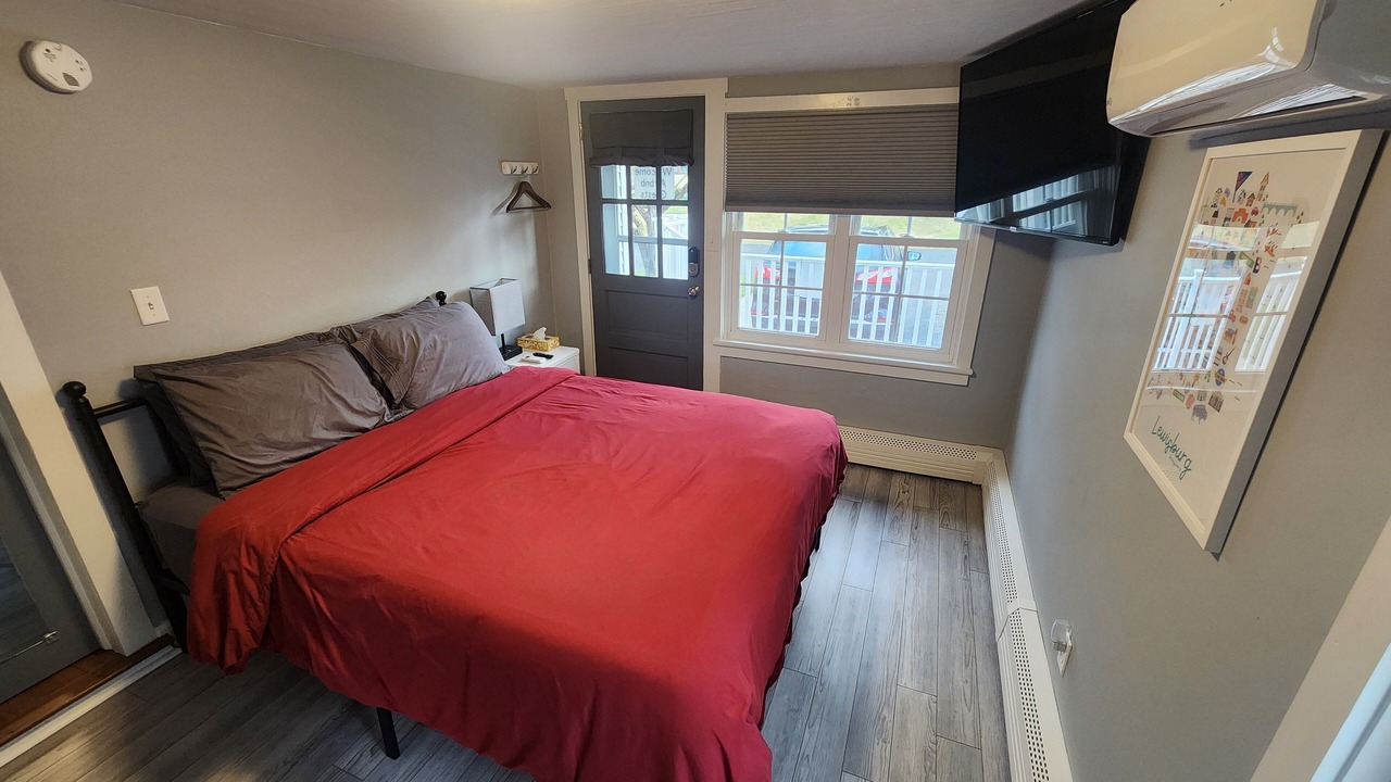 Photo of Bedroom in Linntown